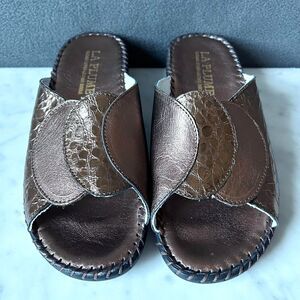 La Plume Paola Copper Embossed Croc Leather Wedge Sandals - Women's Size 6.5/37